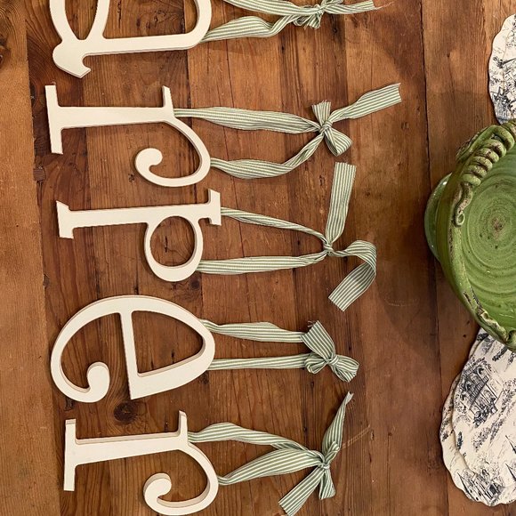 Wooden hanging wall letters H-A-R-P-E-R - Picture 2 of 6